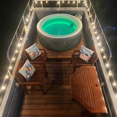 Delightful 2 Bed Double Decker Bus With Hot Tub Hotel Uckfield Exterior foto