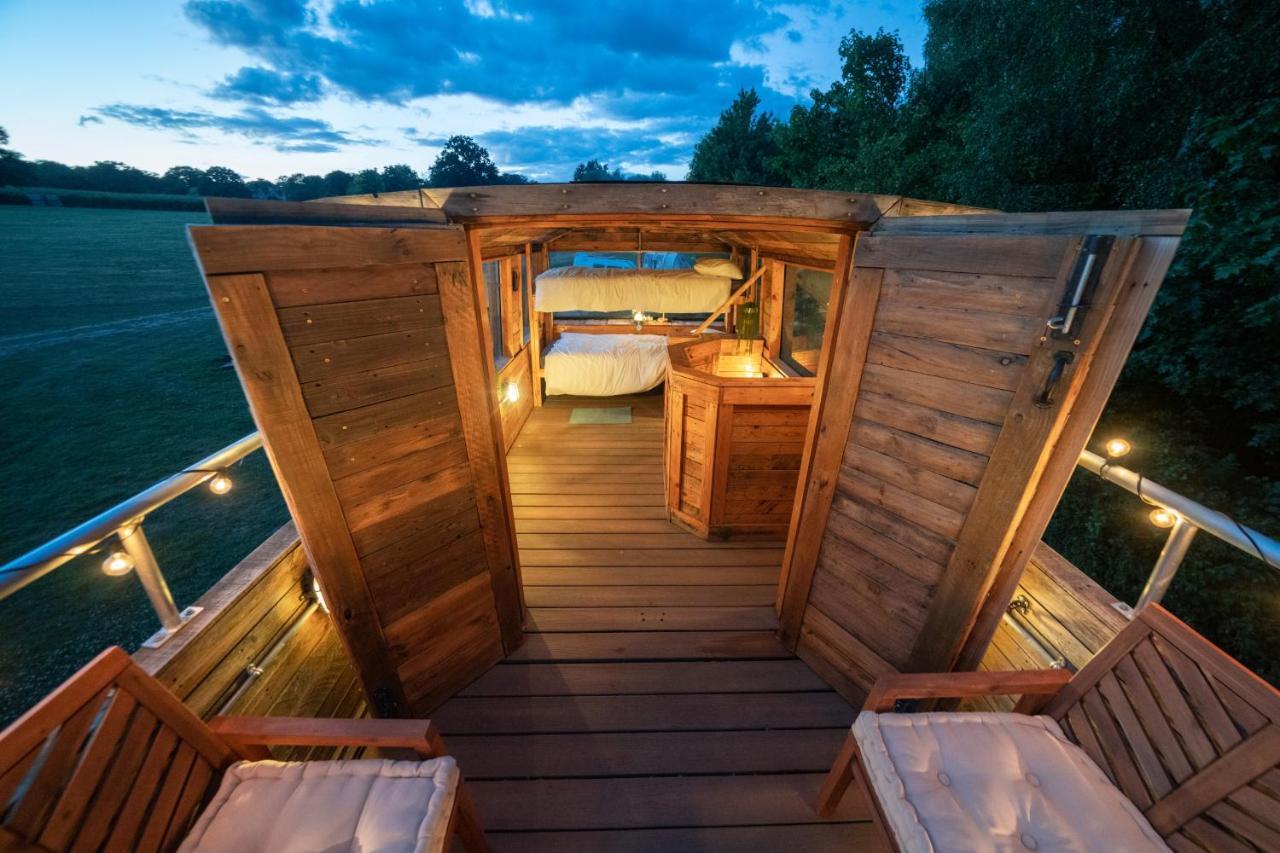 Delightful 2 Bed Double Decker Bus With Hot Tub Hotel Uckfield Exterior foto