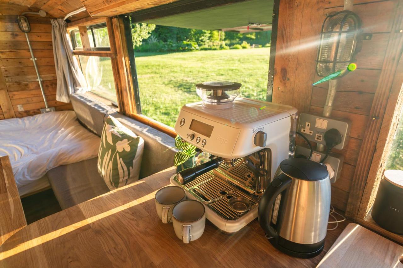 Delightful 2 Bed Double Decker Bus With Hot Tub Hotel Uckfield Exterior foto